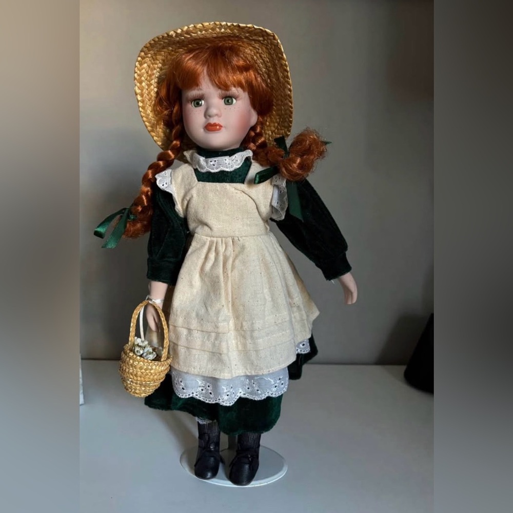 Anne of green gables collector porcelain doll